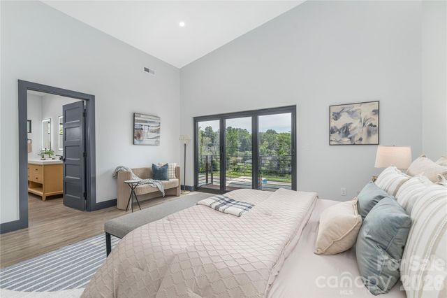 19 Woodbine Road, Asheville, NC 28804