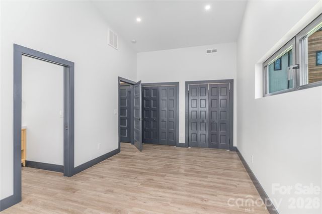 19 Woodbine Road, Asheville, NC 28804
