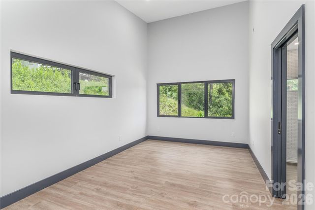 19 Woodbine Road, Asheville, NC 28804