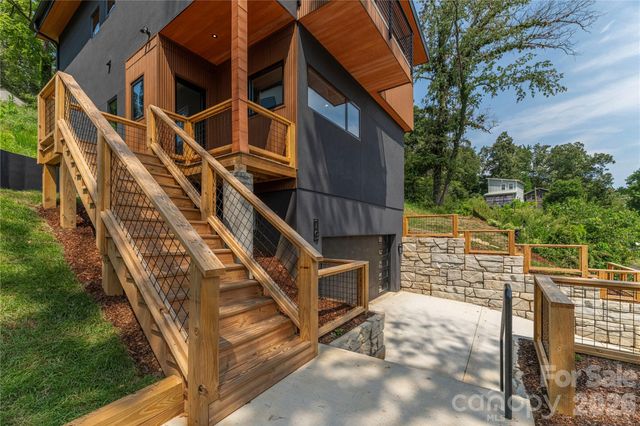 19 Woodbine Road, Asheville, NC 28804