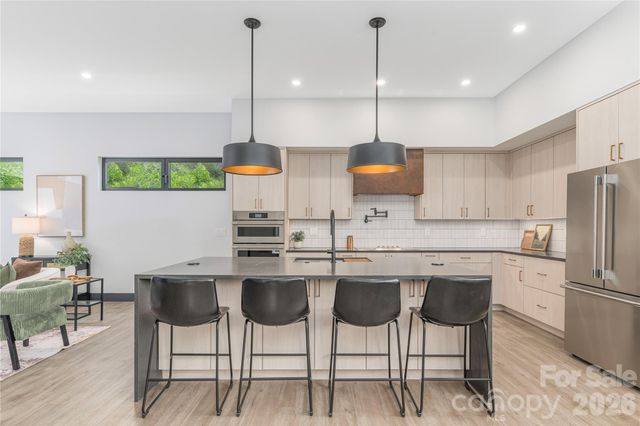 19 Woodbine Road, Asheville, NC 28804