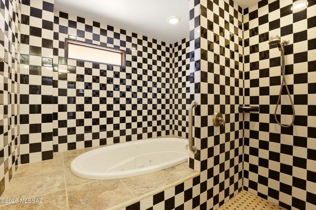 33351 S High Jinks Road, Oracle, AZ 85623