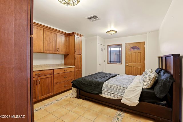 33351 S High Jinks Road, Oracle, AZ 85623