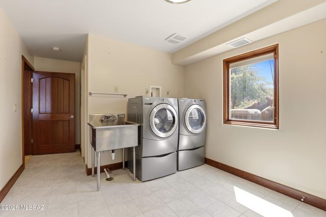 33351 S High Jinks Road, Oracle, AZ 85623