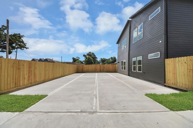4607 Gunter Street D, Houston, TX 77020