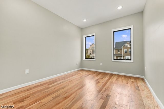 502 Davis Ave, Harrison Town, NJ 07029