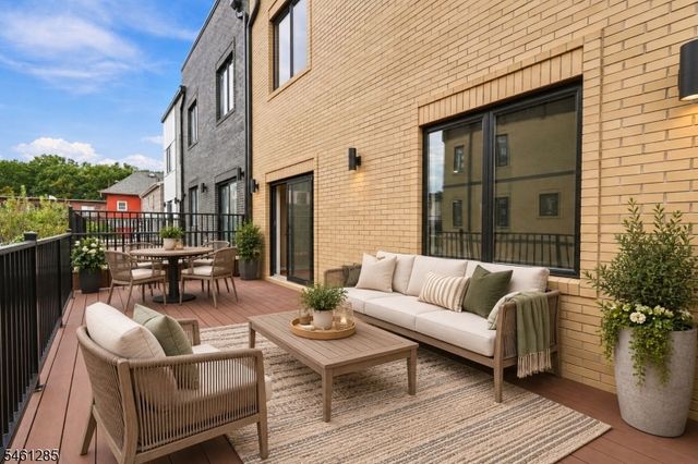 502 Davis Ave, Harrison Town, NJ 07029