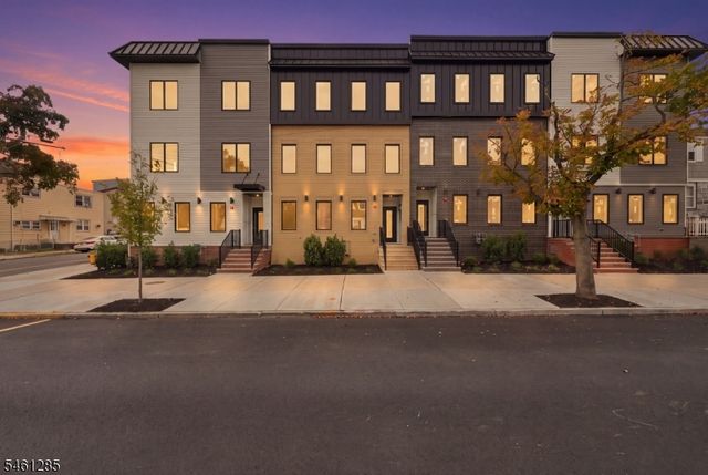 502 Davis Ave, Harrison Town, NJ 07029