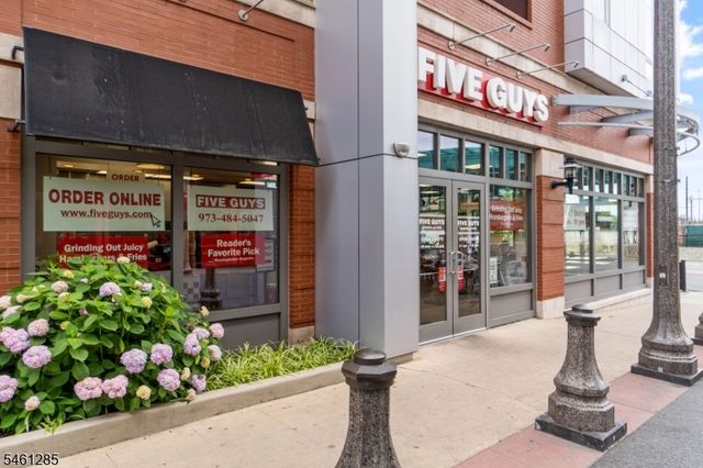 502 Davis Ave, Harrison Town, NJ 07029