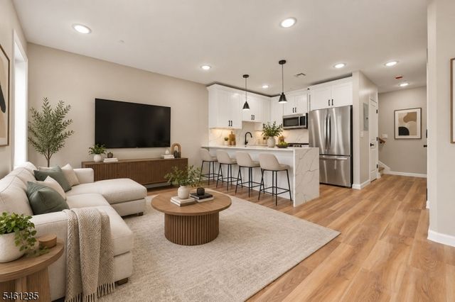 502 Davis Ave, Harrison Town, NJ 07029