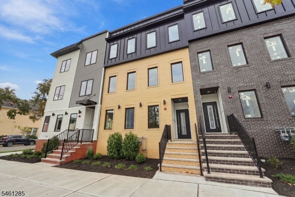 502 Davis Ave, Harrison Town, NJ 07029