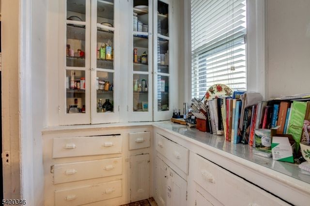 736 Lake St, Newark City, NJ 07104