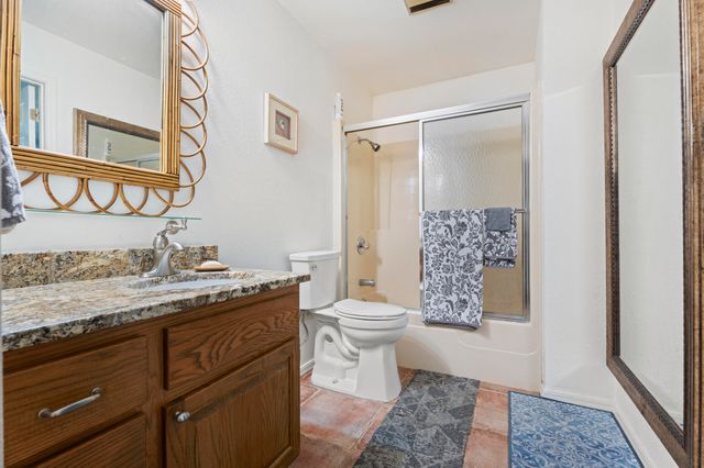 1010 S Sycamore Drive, Grove, OK 74344