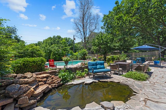 1010 S Sycamore Drive, Grove, OK 74344