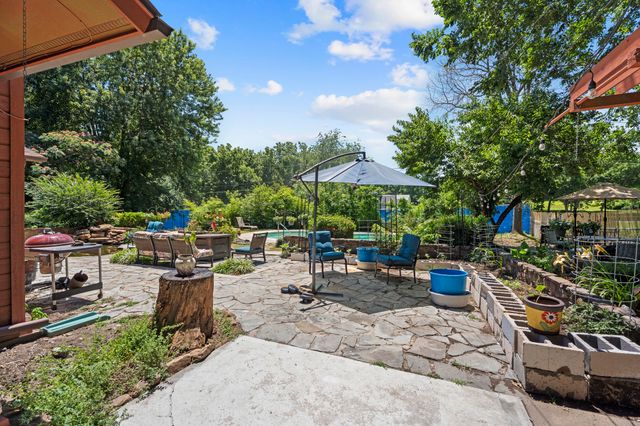 1010 S Sycamore Drive, Grove, OK 74344