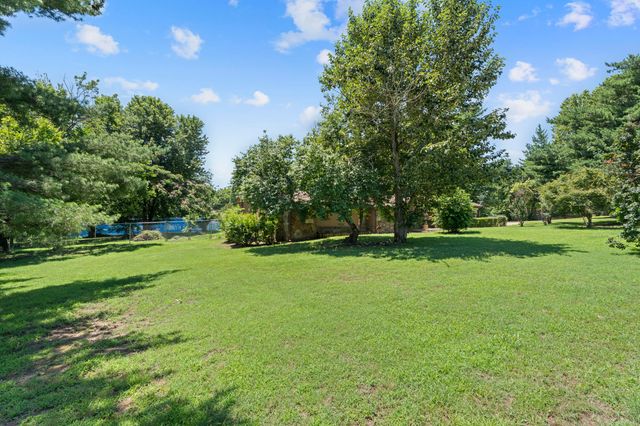 1010 S Sycamore Drive, Grove, OK 74344