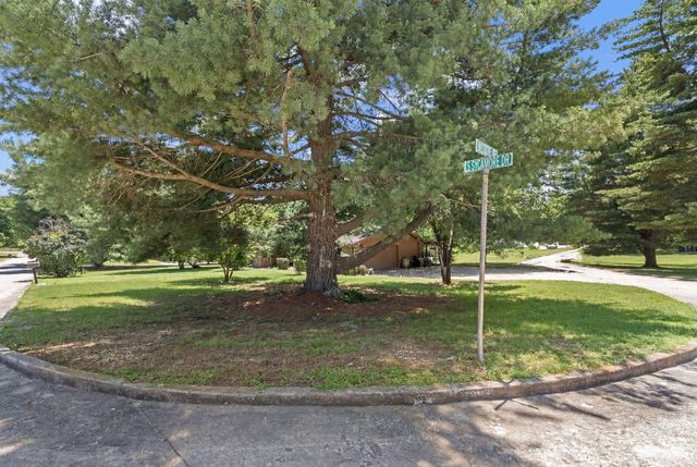 1010 S Sycamore Drive, Grove, OK 74344