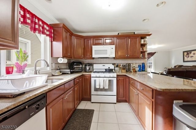 637 Jefferson Ave, Elizabeth City, NJ 07201