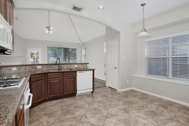 71 La Costa Drive, Montgomery, TX 77356