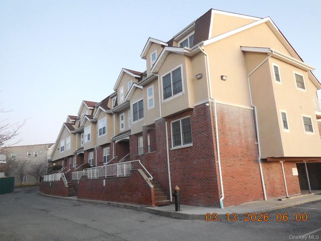 1 Patricia Lane 401, Bronx, NY 10465