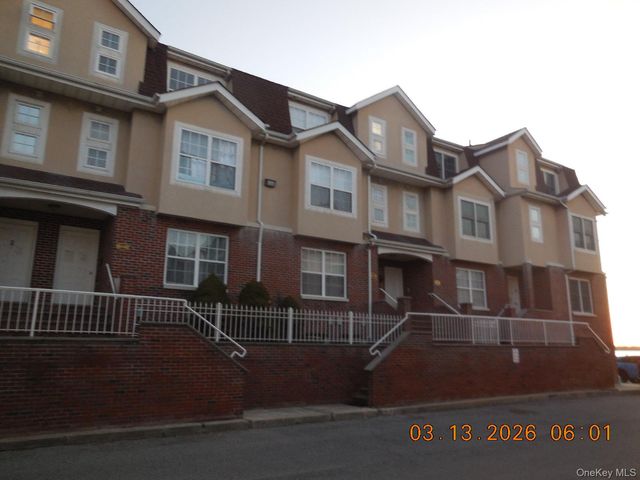 1 Patricia Lane 401, Bronx, NY 10465