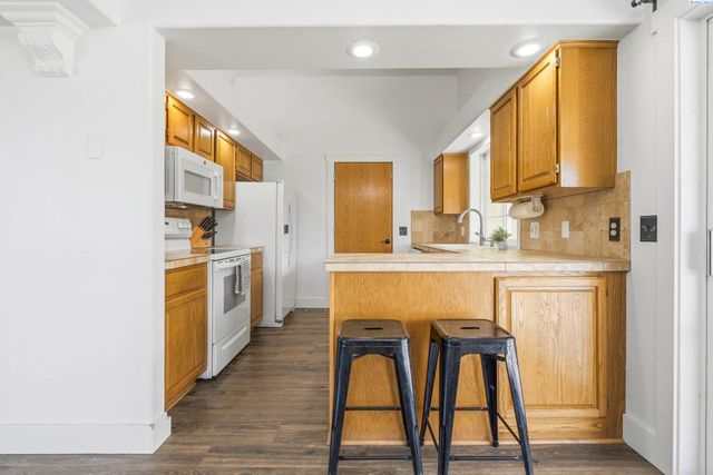 4485 Northlake Drive, West Richland, WA 99353