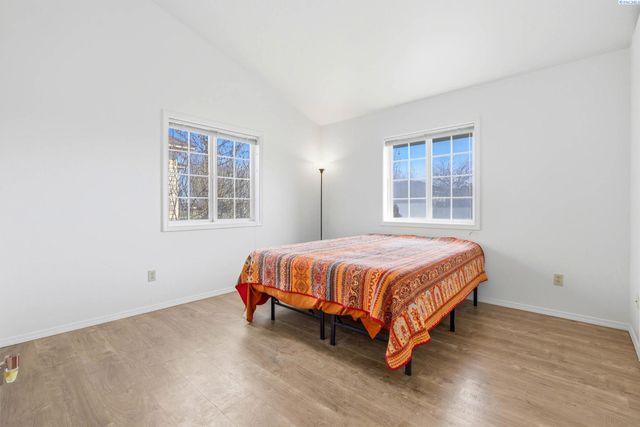 4485 Northlake Drive, West Richland, WA 99353