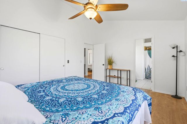 4485 Northlake Drive, West Richland, WA 99353