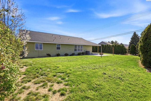 4485 Northlake Drive, West Richland, WA 99353