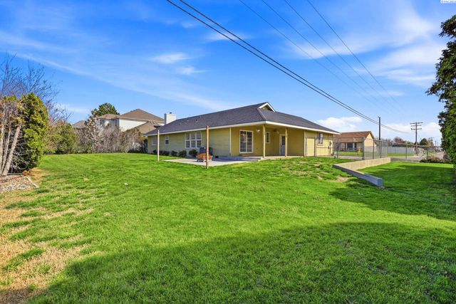 4485 Northlake Drive, West Richland, WA 99353