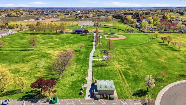 4485 Northlake Drive, West Richland, WA 99353