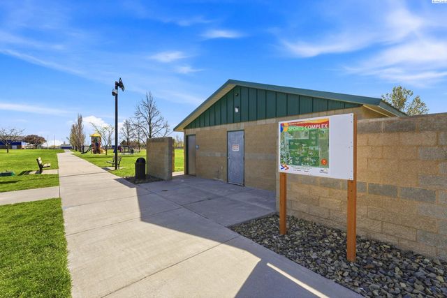 4485 Northlake Drive, West Richland, WA 99353