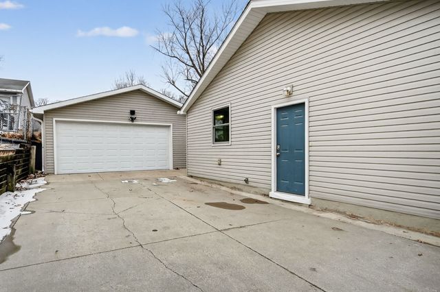 2420 SE 6th Street, Des Moines, IA 50315