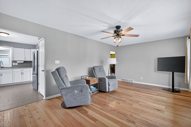 2420 SE 6th Street, Des Moines, IA 50315