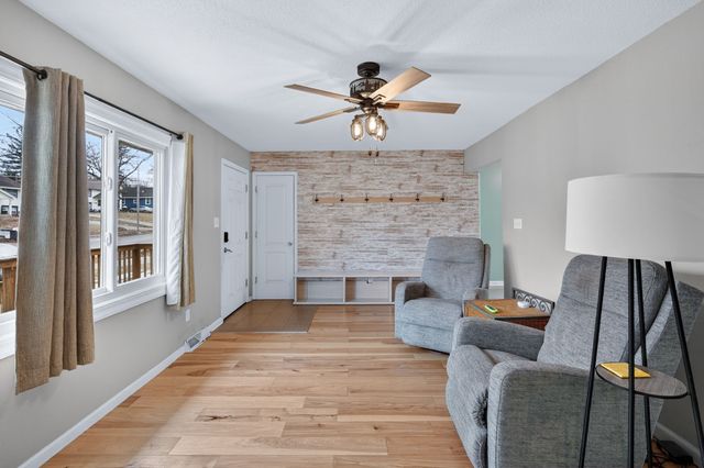 2420 SE 6th Street, Des Moines, IA 50315