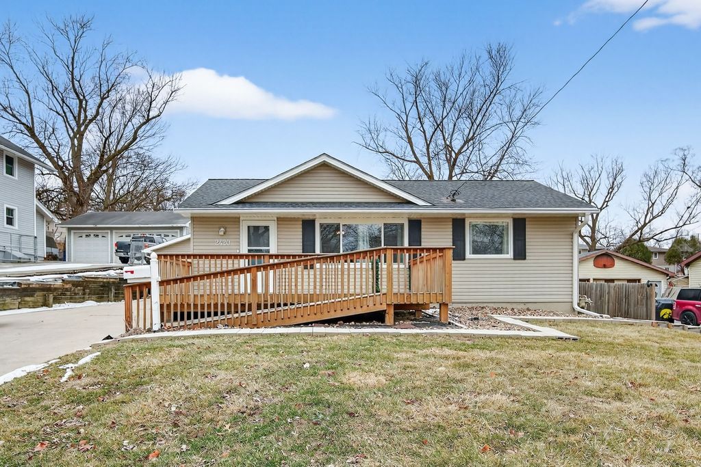 2420 SE 6th Street, Des Moines, IA 50315