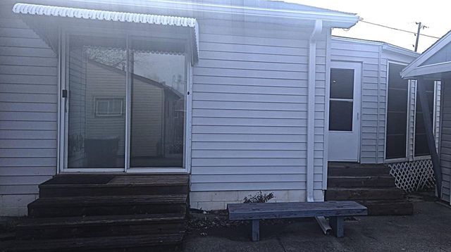 1611 E Ridgeway Avenue, Waterloo, IA 50702