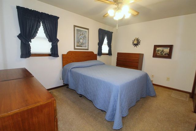 1611 E Ridgeway Avenue, Waterloo, IA 50702