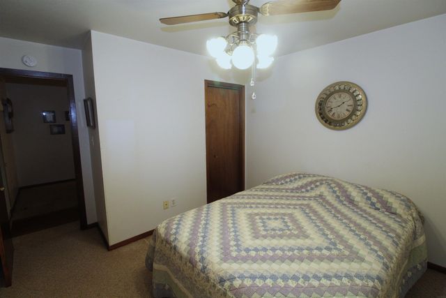 1611 E Ridgeway Avenue, Waterloo, IA 50702