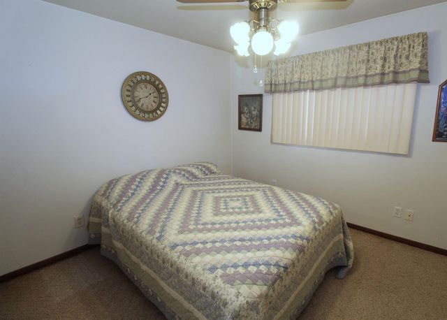 1611 E Ridgeway Avenue, Waterloo, IA 50702