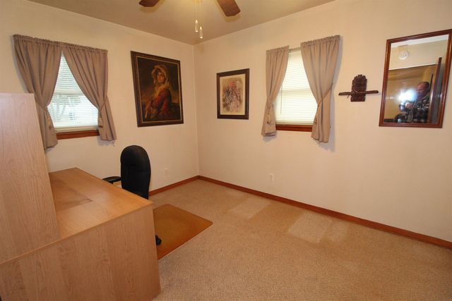 1611 E Ridgeway Avenue, Waterloo, IA 50702