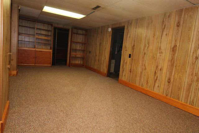 1611 E Ridgeway Avenue, Waterloo, IA 50702