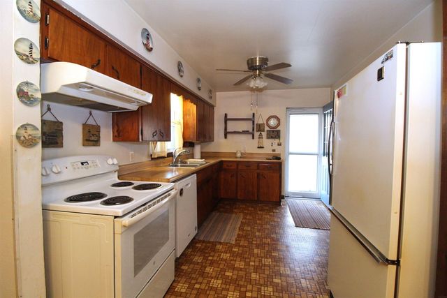 1611 E Ridgeway Avenue, Waterloo, IA 50702