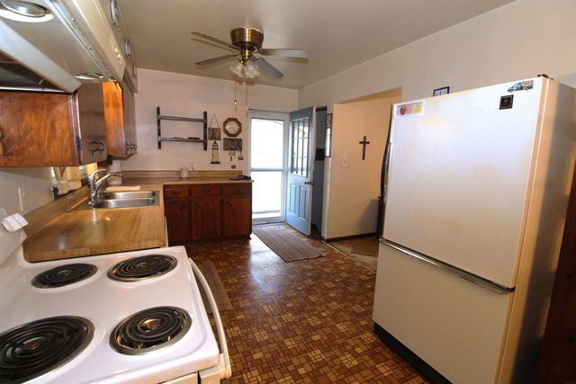 1611 E Ridgeway Avenue, Waterloo, IA 50702