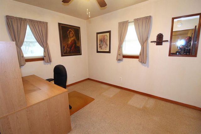 1611 E Ridgeway Avenue, Waterloo, IA 50702