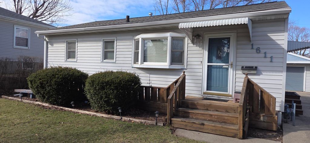 1611 E Ridgeway Avenue, Waterloo, IA 50702