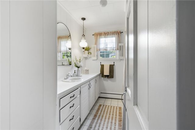 11 Linda Avenue, Portsmouth, RI 02871