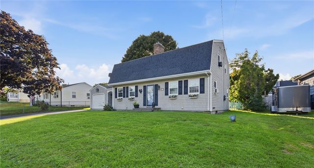 11 Linda Avenue, Portsmouth, RI 02871