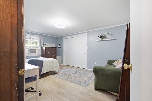 11 Linda Avenue, Portsmouth, RI 02871
