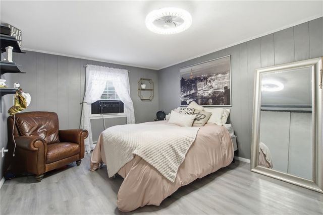 11 Linda Avenue, Portsmouth, RI 02871